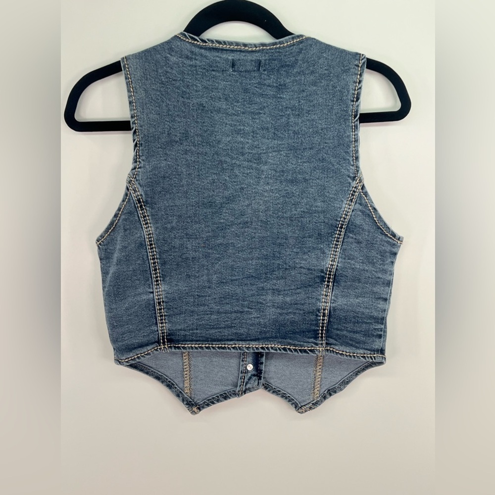 NWOT Forever 21 Cropped Denim Vest White Stitching Pockets L Large - Picture 4 of 8